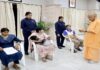 ‘अपराधियों पर सख्ती, लापरवाही पर कार्रवाई’-जनता दर्शन में सीएम योगी का अधिकारियों को कड़ा संदेश