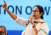 ममता बनर्जी को बड़ा झटका, टीएमसी का सिंबल और नाम दोनों चुनाव आयोग ने किए फ्रीज
