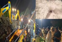 400 फीट गहरे बोरवेल में गिरा 9 साल का भानु, पांच घंटे बाद सुरक्षित बाहर निकाला गया