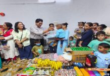 ईश वेलफेयर फाउंडेशन ने बच्चों के चेहरे पर बिखेरी मुस्कान