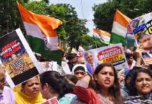 CEC ज्ञानेश कुमार के खिलाफ सड़क पर उतरी कांग्रेस, देशभर में हो रहा प्रदर्शन