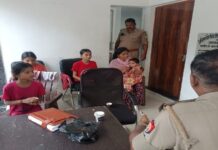 बांदा में केन नदी पुल पर महिला ने बच्चों संग उठाया आत्मघाती कदम, पुलिस ने पांचों को बचाया