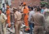 वाराणसी में बारूद का धमाका! अवैध पटाखा फैक्ट्री में विस्फोट से दो मंजिला मकान जमींदोज