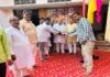 दिवंगत शिक्षक कृष्णानंद पांडे के परिजनों को शिक्षक परिवार ने दी 38,650 रुपये की मदद
