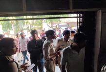 धार में चलती सीएनजी कार बनी आग का गोला, चार युवकों की मौत