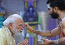 पीएम मोदी के सार्वजनिक जीवन के 25 साल पूरे, दिल्ली के श्री विनायक मंदिर में की पूजा-अर्चना