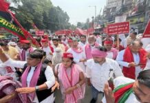 ज्ञानेश कुमार को हटाने की मांग पर बलिया में इंडिया गठबंधन का प्रदर्शन